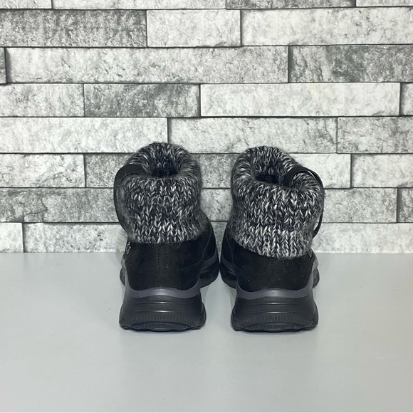 Skechers Womens 6 Black Suede Ankle Booties Memory Foam Comfort Fit - Picture 5 of 8